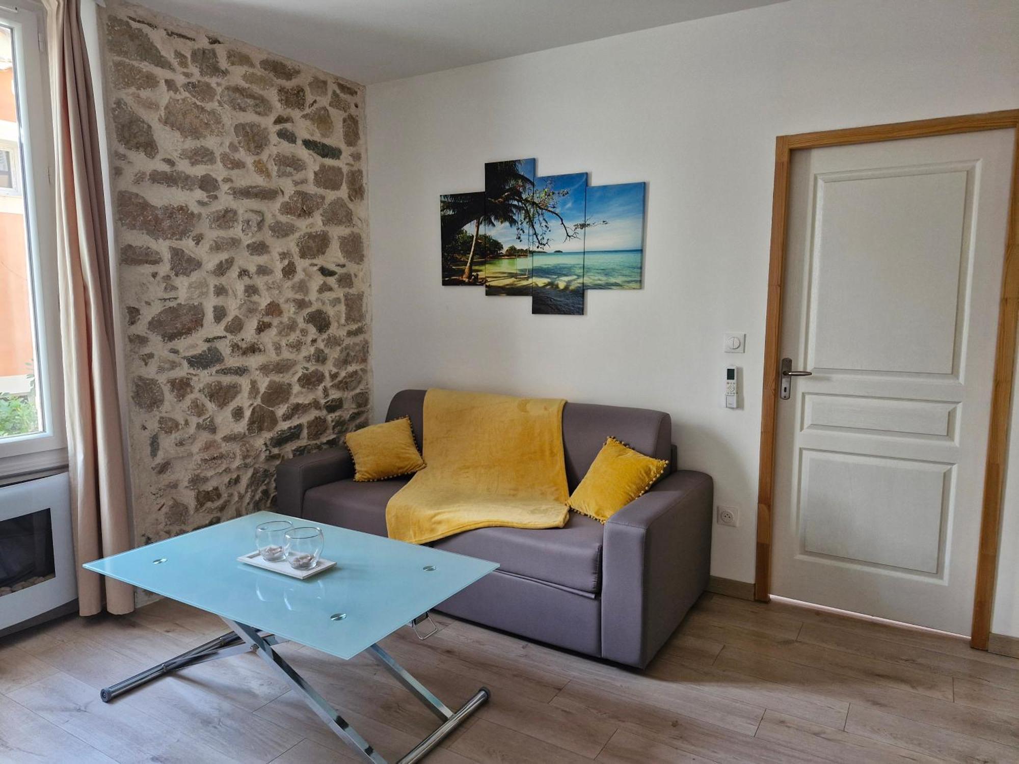 Appartement Tout Confort A 2 Pas Du Centre Ville 오바뉴 외부 사진