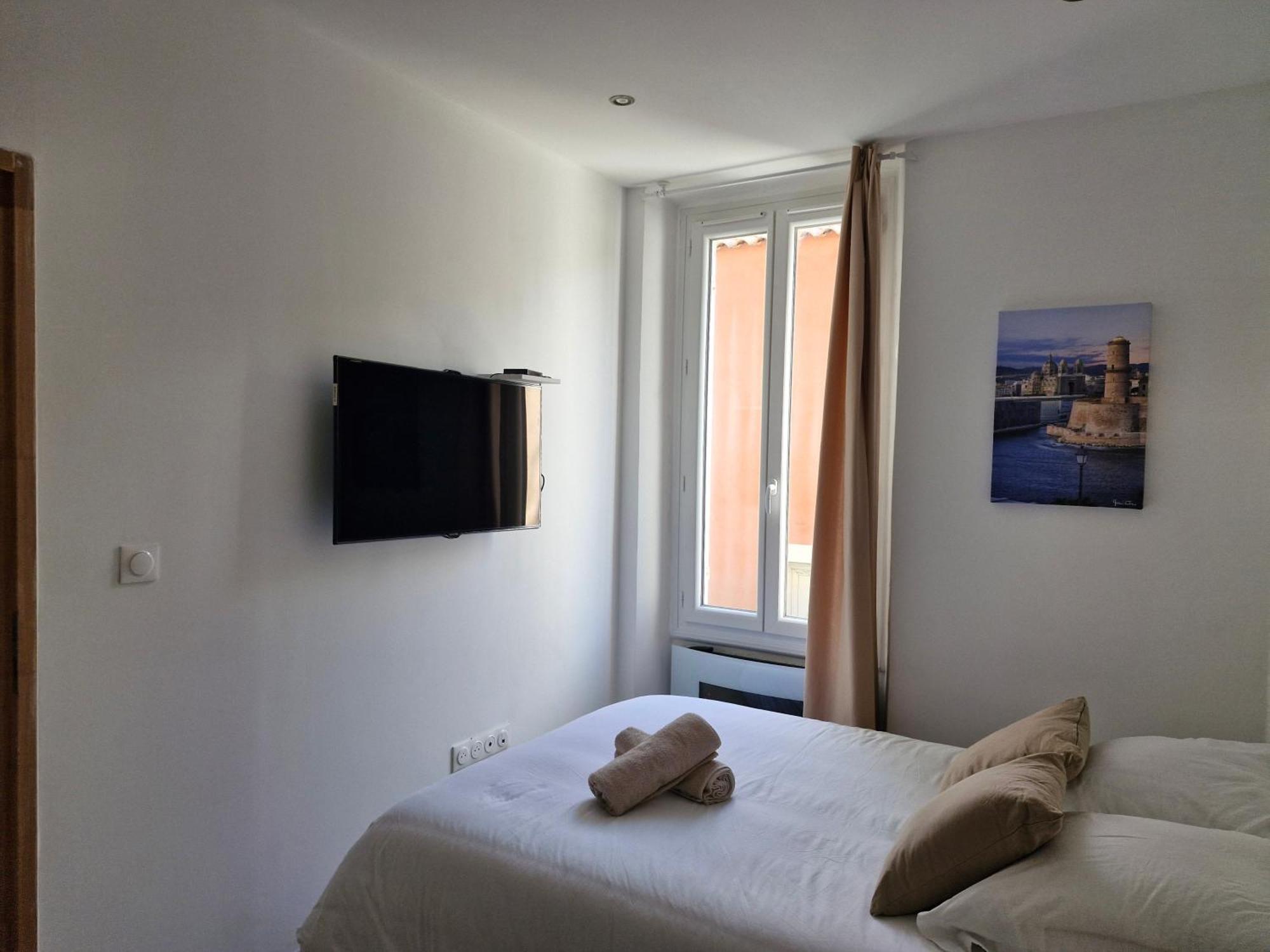 Appartement Tout Confort A 2 Pas Du Centre Ville 오바뉴 외부 사진